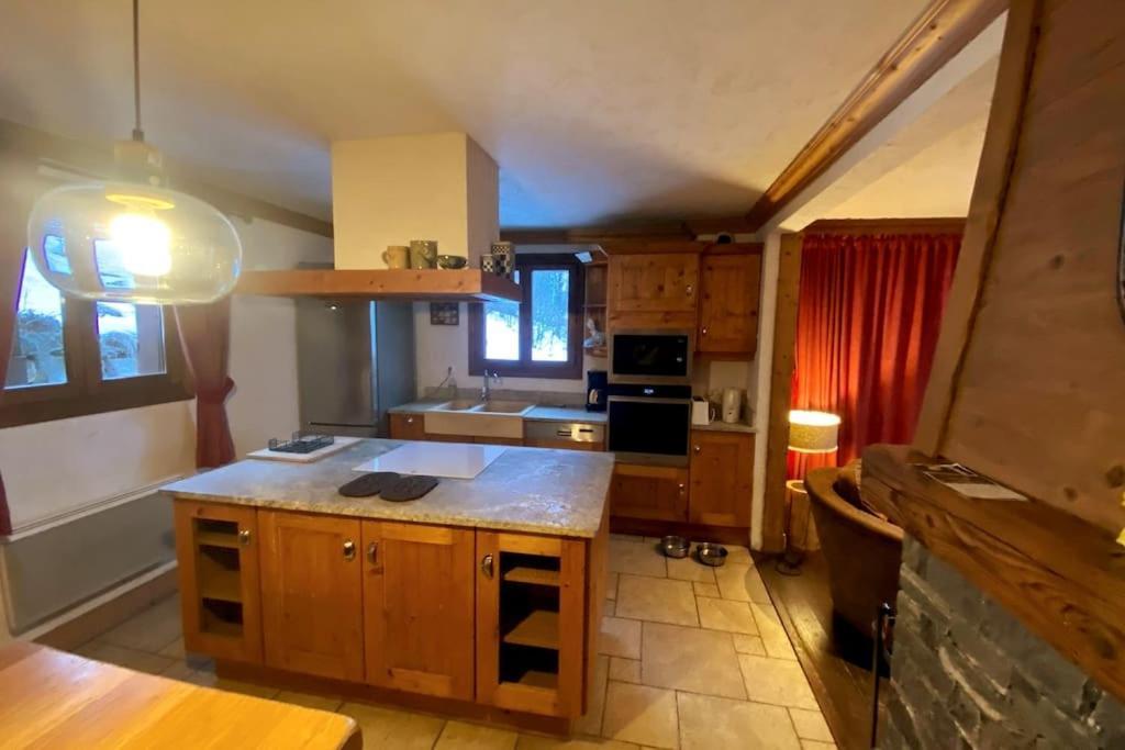 Chalet 6 Chambres A 3 Min Des Pistes Des 3 Vallees St Martin De Belleville Сен-Мартен-дьо-Белвил Екстериор снимка